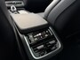 Volvo XC90 T8 Recharge AWD Ultimate Dark | 7-Zits | Long Range | Luchtvering | Adaptieve Cruise Control | Trekhaak | Harman Kardon Audio | Stoel-/Stuurverwarming | Sportstoelen |