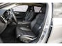 Volvo V60 2.0 T6 Plug-in hybrid AWD Ultra Dark | Long Range | Bowers & Wilkins | Trekhaak | 360 Camera | Gelamineerd Glas | Dode Hoek Detectie |
