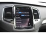 Volvo XC90 T8 Automaat AWD Ultra Dark | Panoramadak | Luchtvering | Semi elektrische trekhaak | Premium Audio by Bowers & Wilkins | Voorstoelen met verwarming, ventilatie en massagefunctie | Verwarmbaar stuurwiel | Verwarmbare achterbank | Rondom zichtcamera | 21 inch Lichtmetalen velgen
