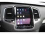 Volvo XC90 T8 Automaat AWD Ultra Dark | Panoramadak | Luchtvering | Semi elektrische trekhaak | Premium Audio by Bowers & Wilkins | Voorstoelen met verwarming, ventilatie en massagefunctie | Verwarmbaar stuurwiel | Verwarmbare achterbank | Rondom zichtcamera | 21 inch Lichtmetalen velgen