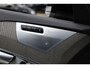 Volvo XC90 T8 Automaat AWD Ultra Dark | Panoramadak | Luchtvering | Semi elektrische trekhaak | Premium Audio by Bowers & Wilkins | Voorstoelen met verwarming, ventilatie en massagefunctie | Verwarmbaar stuurwiel | Verwarmbare achterbank | Rondom zichtcamera | 21 inch Lichtmetalen velgen