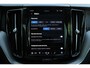 Volvo XC60 2.0 T6 Plug-in hybrid AWD Ultra Dark | Head-up Display | Panoramisch Schuif-/Kanteldak | Harman/Kardon Geluidssysteem | 20" Lichtmetalen Velgen | Trekhaak Semi Elektrisch Inklapbaar | Power Seats Met Geheugen | Lederlook Dashboard | 360 Graden Parkeercamera | Stuurverwarming | Stoelverwarming | Parkeersensoren Rondom
