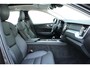 Volvo XC60 2.0 T6 Plug-in hybrid AWD Ultra Dark | Head-up Display | Panoramisch Schuif-/Kanteldak | Harman/Kardon Geluidssysteem | 20" Lichtmetalen Velgen | Trekhaak Semi Elektrisch Inklapbaar | Power Seats Met Geheugen | Lederlook Dashboard | 360 Graden Parkeercamera | Stuurverwarming | Stoelverwarming | Parkeersensoren Rondom