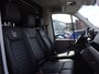 Volkswagen Crafter Bedrijfswagens Exclusive L3H3 2.0 TDI 130 kW 177 pk 8 versn. Auto | Red Line Pakket | Ergoactive geveerde bestuurdersstoel | Side assist dodehoekdetectie | Schuifdeur links | Stoelverwarming voor bestuurder en bijrijdersstoel |