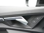 Audi A3 Limousine 30 TFSI Business edition | Navigatie | Adaptive Cruise | PDC voor + achter | 17" LM