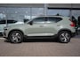 Volvo XC40 2.0 B4 Plus Dark | 2000 kg trekgewicht | Trekhaak | Stuur & Stoelverwarming | Pilot Assist | Elektrische Achterklep | Elektrische Stoelen | Google Services | Harman Kardon |