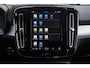 Volvo XC40 2.0 B4 Plus Dark | 2000 kg trekgewicht | Trekhaak | Stuur & Stoelverwarming | Pilot Assist | Elektrische Achterklep | Elektrische Stoelen | Google Services | Harman Kardon |