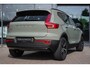 Volvo XC40 2.0 B4 Plus Dark | 2000 kg trekgewicht | Trekhaak | Stuur & Stoelverwarming | Pilot Assist | Elektrische Achterklep | Elektrische Stoelen | Google Services | Harman Kardon |