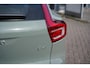 Volvo XC40 2.0 B4 Plus Dark | 2000 kg trekgewicht | Trekhaak | Stuur & Stoelverwarming | Pilot Assist | Elektrische Achterklep | Elektrische Stoelen | Google Services | Harman Kardon |