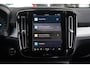 Volvo XC40 2.0 B4 Plus Dark | 2000 kg trekgewicht | Trekhaak | Stuur & Stoelverwarming | Pilot Assist | Elektrische Achterklep | Elektrische Stoelen | Google Services | Harman Kardon |
