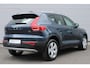 Volvo XC40 T2 Automaat 129PK Business Pro | Adaptieve Cruise Control | Pilot Assist | BLIS Dodehoekdetectie | Parkeersensoren Voor & Achter | Achteruitrijcamera | Stuurverwarming | Stoelverwarming | Mistlampen | Volvo On Call | Navigatie | Bluetooth | 18 Inch Lichtmetalen Wielen