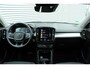 Volvo XC40 T2 Automaat 129PK Business Pro | Adaptieve Cruise Control | Pilot Assist | BLIS Dodehoekdetectie | Parkeersensoren Voor & Achter | Achteruitrijcamera | Stuurverwarming | Stoelverwarming | Mistlampen | Volvo On Call | Navigatie | Bluetooth | 18 Inch Lichtmetalen Wielen