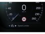 Volvo XC40 T2 Automaat 129PK Business Pro | Adaptieve Cruise Control | Pilot Assist | BLIS Dodehoekdetectie | Parkeersensoren Voor & Achter | Achteruitrijcamera | Stuurverwarming | Stoelverwarming | Mistlampen | Volvo On Call | Navigatie | Bluetooth | 18 Inch Lichtmetalen Wielen