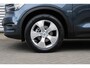 Volvo XC40 T2 Automaat 129PK Business Pro | Adaptieve Cruise Control | Pilot Assist | BLIS Dodehoekdetectie | Parkeersensoren Voor & Achter | Achteruitrijcamera | Stuurverwarming | Stoelverwarming | Mistlampen | Volvo On Call | Navigatie | Bluetooth | 18 Inch Lichtmetalen Wielen