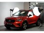 Volvo XC40 1.5 T5 Plug-in Hybrid 193kW/262pk DCT7 Plus Dark Facelift!! HARMAN/KARDON + NAPPA LEDER + CRUISE + 360 CAMERA + NAVI SENSUS + LANE ASSIST + EL.STOELEN + STOELVERWARMING V&A + STUURVERWARMING + KEYLESS ENTRY&GO + PARKSENSOREN V&A + 18” LM-VELGEN!!