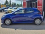 Toyota Yaris 1.5 HYBRID DYNAMIC STOEL- & STUURVERW LED KEYLESS PARK-CAMERA APPLE & ANDROID 16" LM-VELGEN PARK-SENSOREN