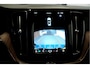 Volvo XC60 B4 155kW/211pk Aut8 MHEV Ultimate Bright PANORAMADAK + HARMAN/KARDON + STUURVERWARMING + BLIS + ADAPT.CRUISE + PILOT ASSIST + STOELVERWARMING&-VENTILATIE + LANE ASSIST + CAMERA + KEYLESS + HEAD-UP + PARKSENSOREN V&A + 20" LM-VELGEN!!