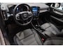 Volvo XC40 B4 Plus Dark Mild Hybrid 197pk | 2000 kg trekgewicht | Trekhaak | Stuur & Stoelverwarming | Pilot Assist | Elektrische Achterklep | Elektrische Stoelen | Google Services | Harman Kardon |