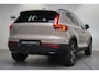 Volvo XC40 B4 Plus Dark Mild Hybrid 197pk | 2000 kg trekgewicht | Trekhaak | Stuur & Stoelverwarming | Pilot Assist | Elektrische Achterklep | Elektrische Stoelen | Google Services | Harman Kardon |