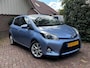 Toyota Yaris 1.5 Hybrid Dynamic **RIJKLAAR**| Full Option | NAP | Panoramadak | Navi | Camera | Trekhaak | 16" LM Velgen | Cruise
