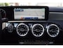 Mercedes-Benz A-klasse 200 AMG Line Premium Plus Autom Panodak Head-Up Navi Camera Clima Adaptieve Cruise 2x PDC LMV ENZ NL Auto.