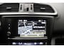 Renault Kadjar 1.2 TCe 130pk Automaaat Limited | Navigatie | Trekhaak | Climate control | Lichtmetalen velgen | Keyless | Dakrails | Cruise control | 1500kg Trekgewicht