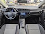 Toyota Auris 1.8 Hybrid Dynamic Go | Afn. trekhaak | Cruise Control | Keyless | Climate Control | Camera | Navi | DAB