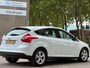 Ford Focus 1.0 Champions League Navi Nw APK Stoel VW Park.sensoren Airco LM velgen