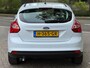 Ford Focus 1.0 Champions League Navi Nw APK Stoel VW Park.sensoren Airco LM velgen