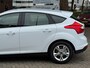 Ford Focus 1.0 Champions League Navi Nw APK Stoel VW Park.sensoren Airco LM velgen