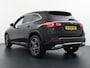 Mercedes-Benz GLA 200 Business Solution Luxury AMG Velgen MBUX Sfeerverlichting Camera Dealer onderhouden