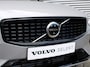 Volvo V60 2.0 T6 Plug-in hybrid AWD Plus Dark Automaat / Trekhaak / Sportstoelen / 360* camera / Verwarmd voorruit