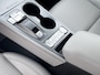 Hyundai Kona Electric EV Premium Sky 204 pk 64 kWh Automaat /SOH 96,7 %/ Dealer onderhouden / WLTP bereik 484 km / Warmtepomp / Stoelventilatie / Stuur-, stoel- & achterbankverwarming / Navigatie / Apple Carplay Android /