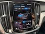 Volvo V60 2.0 T6 Plug-in hybrid AWD Plus Dark | Stoelverwarming | Sportstoelen | Trekhaak | Verwarmbare voorruit |