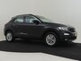 Volkswagen T-Roc 1.5 TSI Style 150pk DSG/AUTO | Navigatie | Adaptief cruise control | Parkeersensoren v+a | Airco | 16"LMV