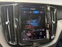 Volvo XC60 2.0 T6 Plug-in hybrid AWD Ultra Dark | Harman/Kardon Audio | Panoramadak   | Trekhaak | Stoelverwarming |