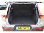 Volvo XC40 Extended Range Plus 82 kWh ACC | Pilot Assist | Stoel Stuur verwarming | Trekhaak | Key Less | 19 inch