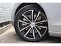 Volvo V60 2.0 T6 Plug-in hybrid AWD Plus Dark | Adaptive Cruise Control | Harman-Kardon | Trekhaak | Stoelverwarming voor/achter | Stuurwielverwarming