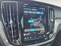 Volvo V60 2.0 T6 Plug-in hybrid AWD Plus Dark | Stoelverwarming | Sportstoelen | Trekhaak | Verwarmbare voorruit |