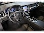 Volvo V60 2.0 T6 Plug-in hybrid AWD Ultra Dark | Trekhaak | Panoramadak | 360 camera | Adaptive cruise control | Harman Kardon audio | Stoel- en stuurwielverwarming | Getint glas | Actieve LED koplampen |