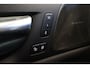 Volvo V60 2.0 T6 Plug-in hybrid AWD Ultra Dark | Trekhaak | Panoramadak | 360 camera | Adaptive cruise control | Harman Kardon audio | Stoel- en stuurwielverwarming | Getint glas | Actieve LED koplampen |