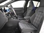 Volkswagen Golf 1.4 eHybrid GTE 245pk | Panorama dak | Dodehoekdetectie | Mistlampen led | Park assist | Navigatie | Keyless | App connect | 18"LMV