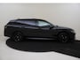 Volkswagen Passat Variant 1.5 eHybrid R-Line Edition | Panoramadak | Trekhaak | Head-up display | Parkeerasisstent | Dodehoek detectie | 360 camera | Black style | Stoelverwarming voor en achter |