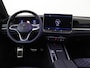 Volkswagen Passat Variant 1.5 eHybrid R-Line Edition | Panoramadak | Trekhaak | Head-up display | Parkeerasisstent | Dodehoek detectie | 360 camera | Black style | Stoelverwarming voor en achter |