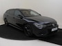Volkswagen Passat Variant 1.5 eHybrid R-Line Edition | Panoramadak | Trekhaak | Head-up display | Parkeerasisstent | Dodehoek detectie | 360 camera | Black style | Stoelverwarming voor en achter |
