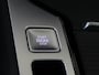 Volkswagen Passat Variant 1.5 eHybrid R-Line Edition | Panoramadak | Trekhaak | Head-up display | Parkeerasisstent | Dodehoek detectie | 360 camera | Black style | Stoelverwarming voor en achter |