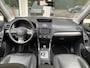Subaru Forester 2.0 Luxury NEDERLANDS DEALER GELEVERD 1/E EIGENAAR. Stoelverwarming/Lederen bekleding met lederen pook en stuur/Cruise controle/Climate controle/Achteruitr. camera/Start stop syst./Multifunct. stuur/Elektr. verst.b. verw. spiegels/Mistlampen v