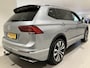 Volkswagen Tiguan Allspace 1.5 TSI Highline Business R 150 PK | Automaat | R-Line Exterieur | Apple Carplay | Panoramadak | Trekhaak | Digital Cockpit Pro | Stoelverwarming | Half-Lederen Bekleding | Elektrische Achterklep | Dodehoeksensoren | Stoelverwarming | Stuurwielverwarming |