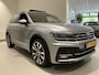Volkswagen Tiguan Allspace 1.5 TSI Highline Business R 150 PK | Automaat | R-Line Exterieur | Apple Carplay | Panoramadak | Trekhaak | Digital Cockpit Pro | Stoelverwarming | Half-Lederen Bekleding | Elektrische Achterklep | Dodehoeksensoren | Stoelverwarming | Stuurwielverwarming |