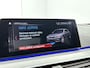 BMW 5-Serie 530e iPerformance M Sport | 340 PK! | Automaat | 360 Camera | Navigatie | Bowers & Wilkins Surround | Soft Close | Zonnescherm |  Sfeerverlichting | Adaptieve Cruise Control | Leder | Memory Seats | Heads Up Display | Climate Control | Stoel- Stuurverwarming | Elektrische Achterklep | 664M 19" Lichtmetalen Velgen! |